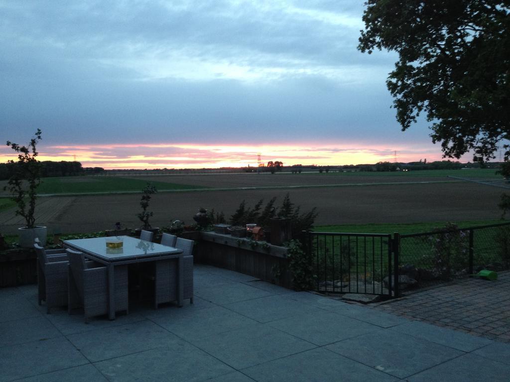 B&B Op De Brabantse Wal Halsteren Экстерьер фото