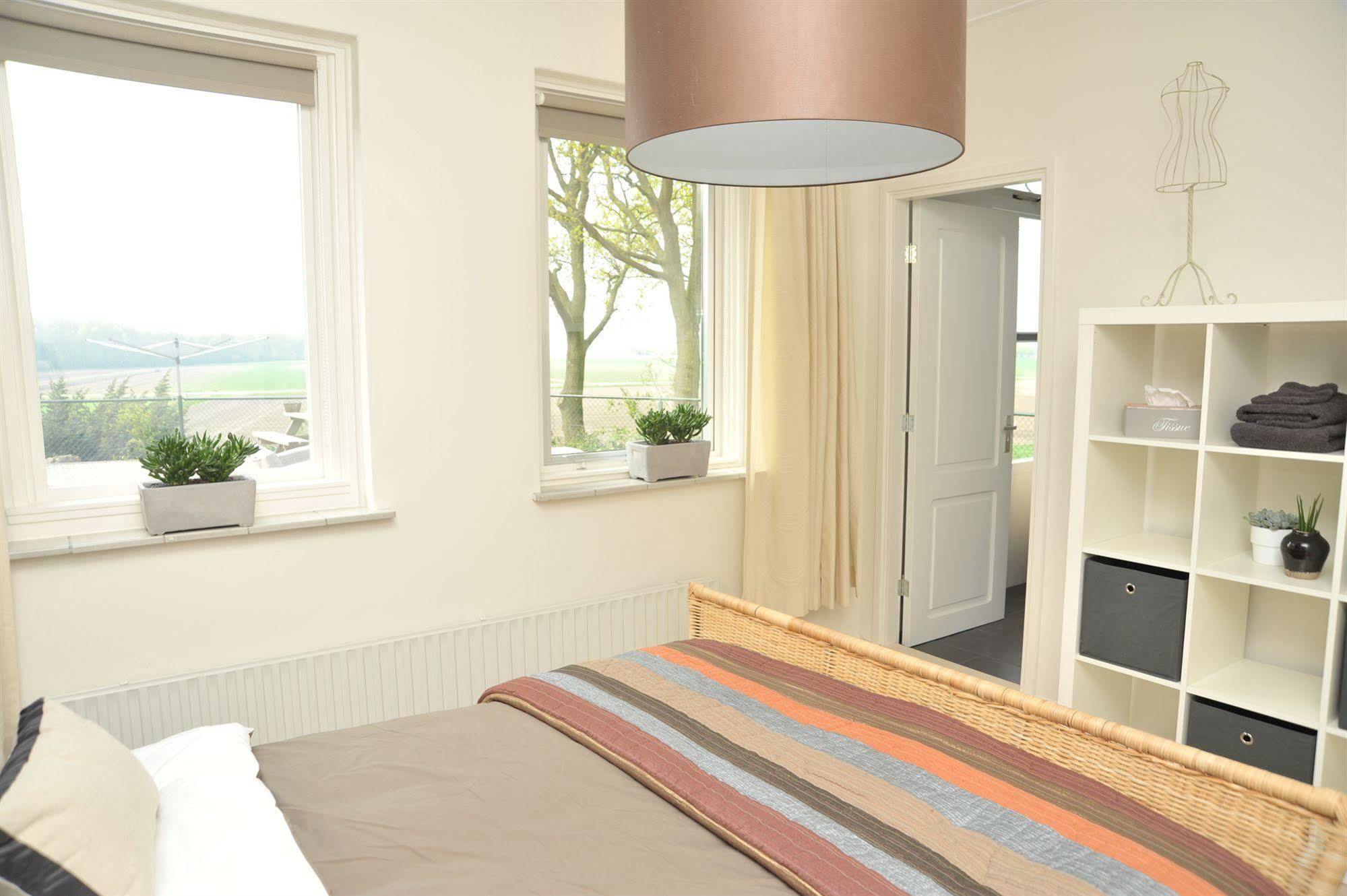 B&B Op De Brabantse Wal Halsteren Экстерьер фото